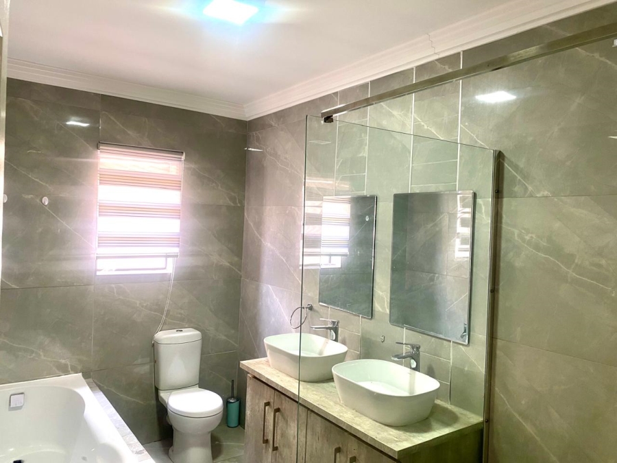 4 Bedroom Property for Sale in Waterval East North West